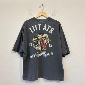 SHAKA WEAR T-Shirt Charcoal Graphic Laced And Lift ATX Tiger Tee Relaxed